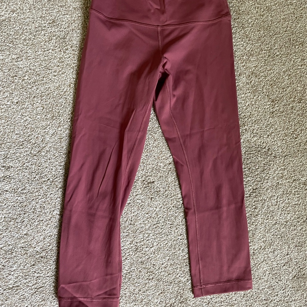 EUC Women’s Lululemon Rosewood Cropped Leggings